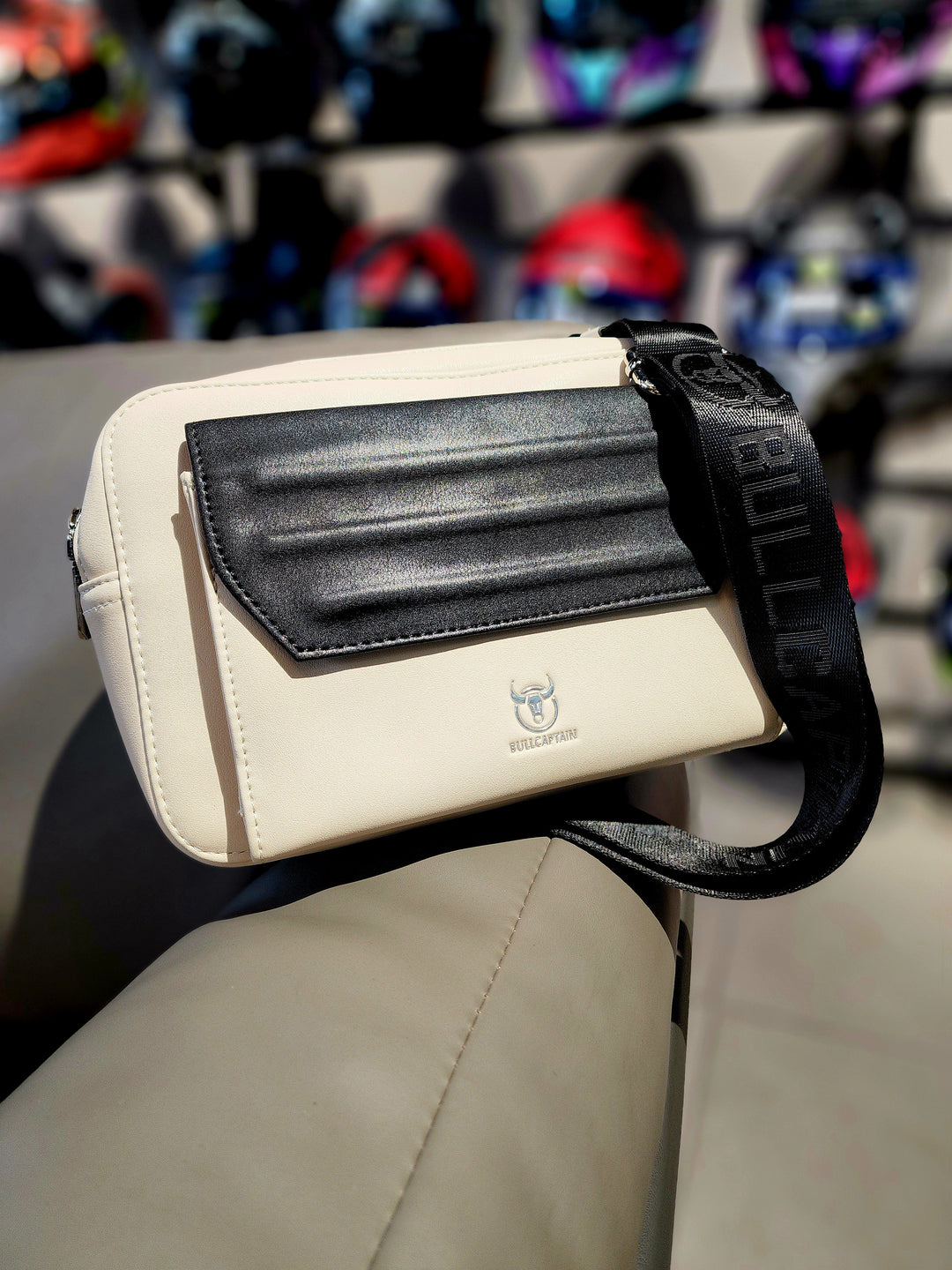 Bolso Cruzado Blanco o Negro - Bullcaptain – Levurett